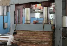 प्लाईवुड के लिए कोल्ड प्रेस